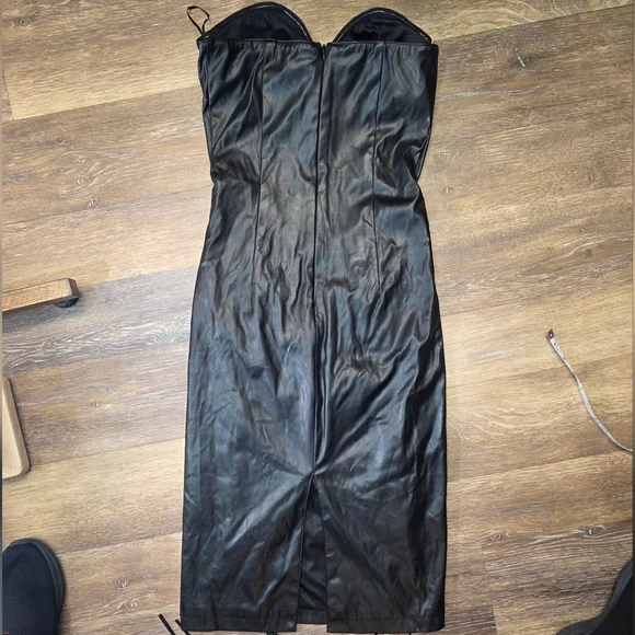 Fashion Nova Black Strapless Leather Dress 😈🔥 - Picture 7 of 7